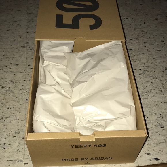 YEEZY 500 BRAND NEW! DS - Picture 4 of 7